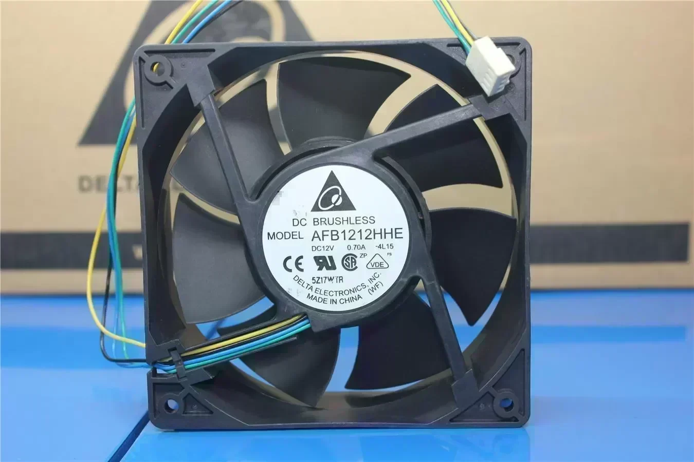 New original AFB1212HHE 12cm 12V 0.70A double ball four-wire PWM cooling fan