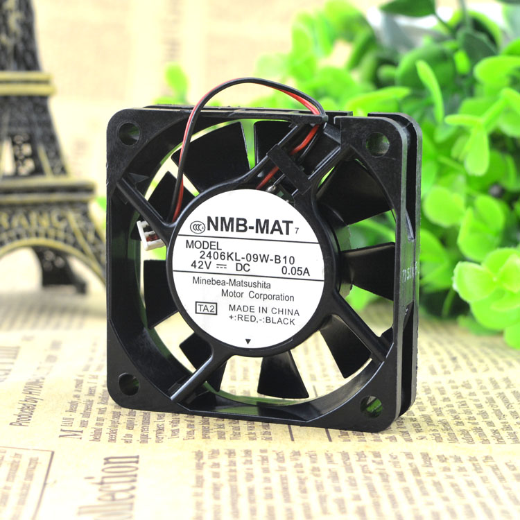 Free Shipping NMB 138 12V 2.5A 4715KL-04W-B86 4 wire server fan For PE840 PE850 D6168